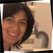 He dado clases en mi juventud y domino 5 idiomas; puedo adaptarme a las necesidades de alumnos extranjeros que quieran aprender mi idioma materno.